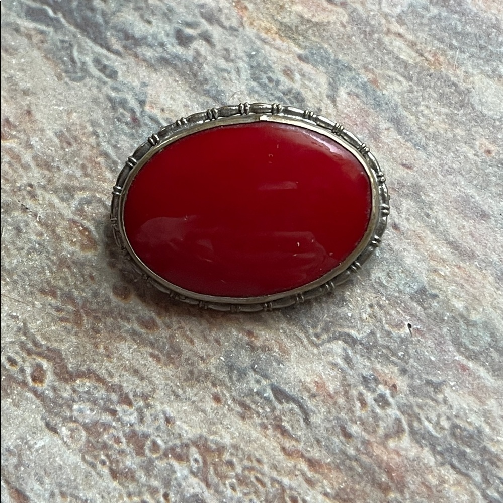 Antique Czechoslovakian Red Slag Glass Brooch - Picture 12 of 12